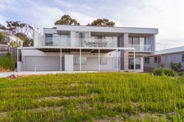 The binalong beach house 01